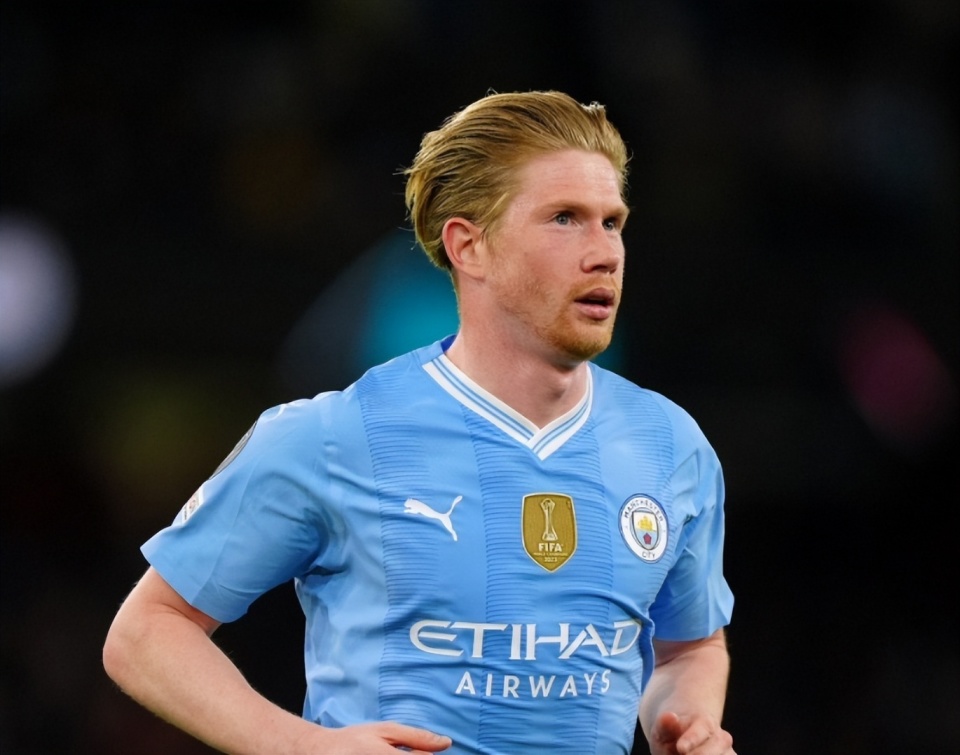 表现惊艳！伊力福拉提10中6贡献17分&半场上演精彩压哨