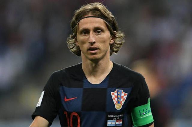 德甲替补戴帽，凯恩是继9分钟5球的莱万之后拜仁第二人